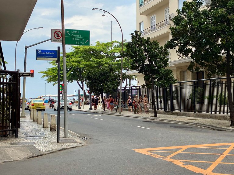Moderno e Aconchegante – a 3 min a pé da Praia, Espaço para